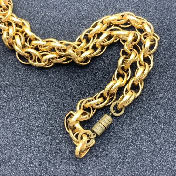 Floral Pendant Necklace in Gold Tone - Picture 7 of 9